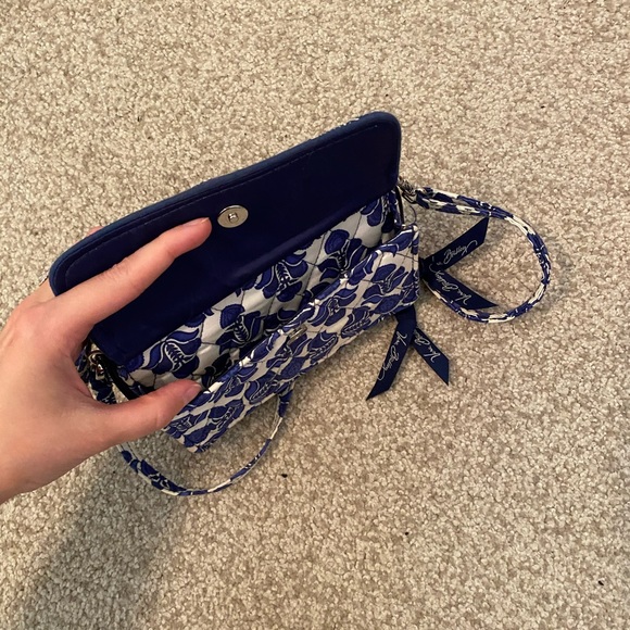 Vera Bradley Crossbody - Picture 5 of 5
